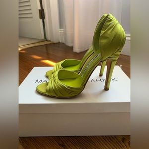 Manolo Blahnik Green Satin 4” heels